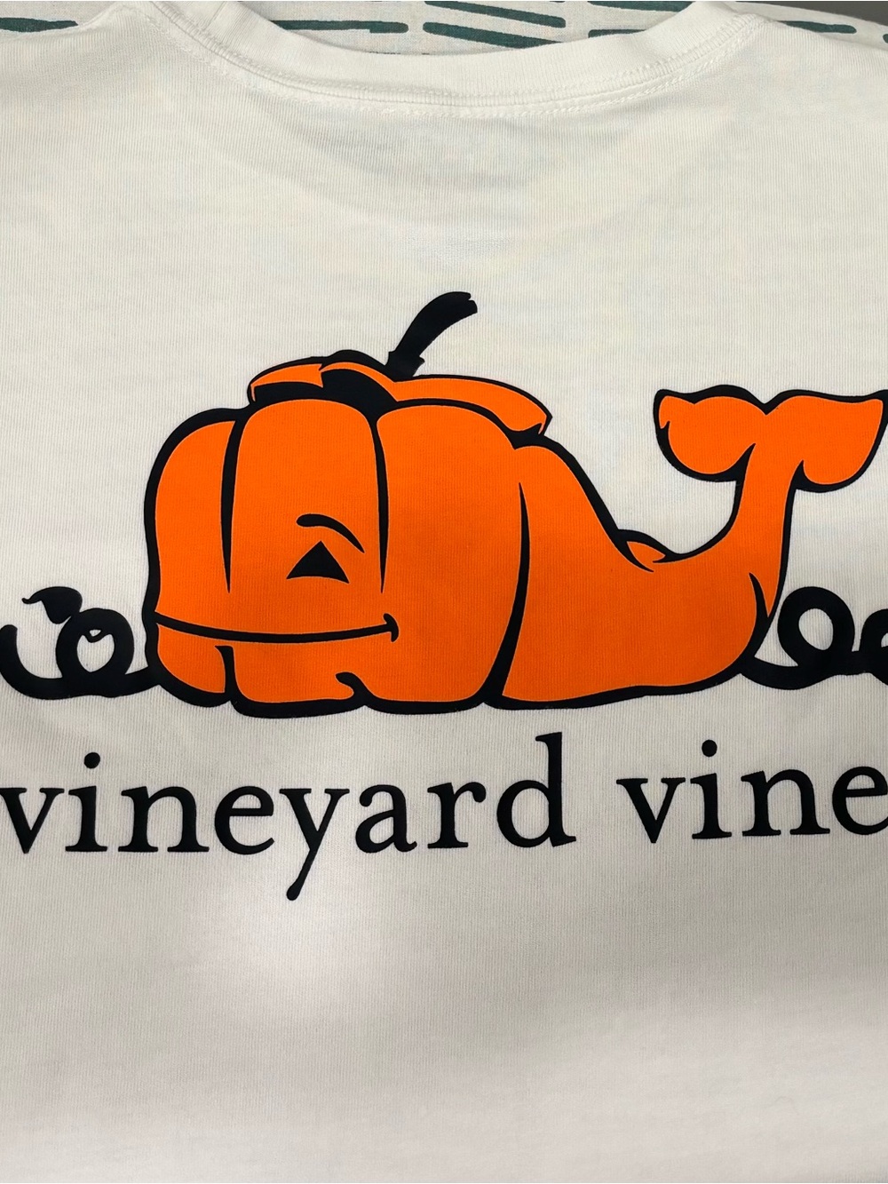 🎃 Vineyard Vines Halloween themed pocket t-shirt